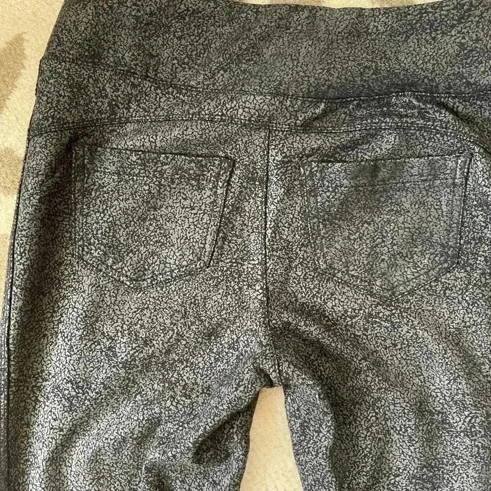 Rewash Compression Leggings - Picture 3 of 5